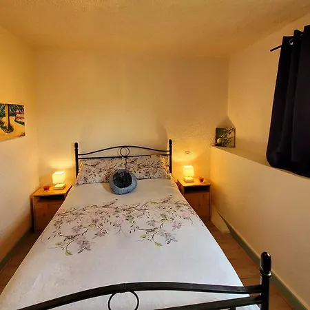 Le Merlat Gite Beaucaire  Exterior photo